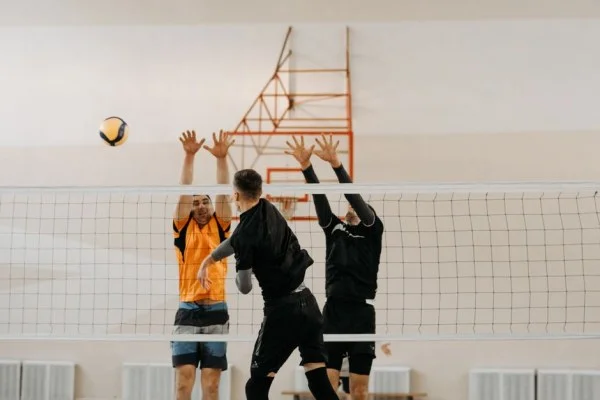 volleyball spike